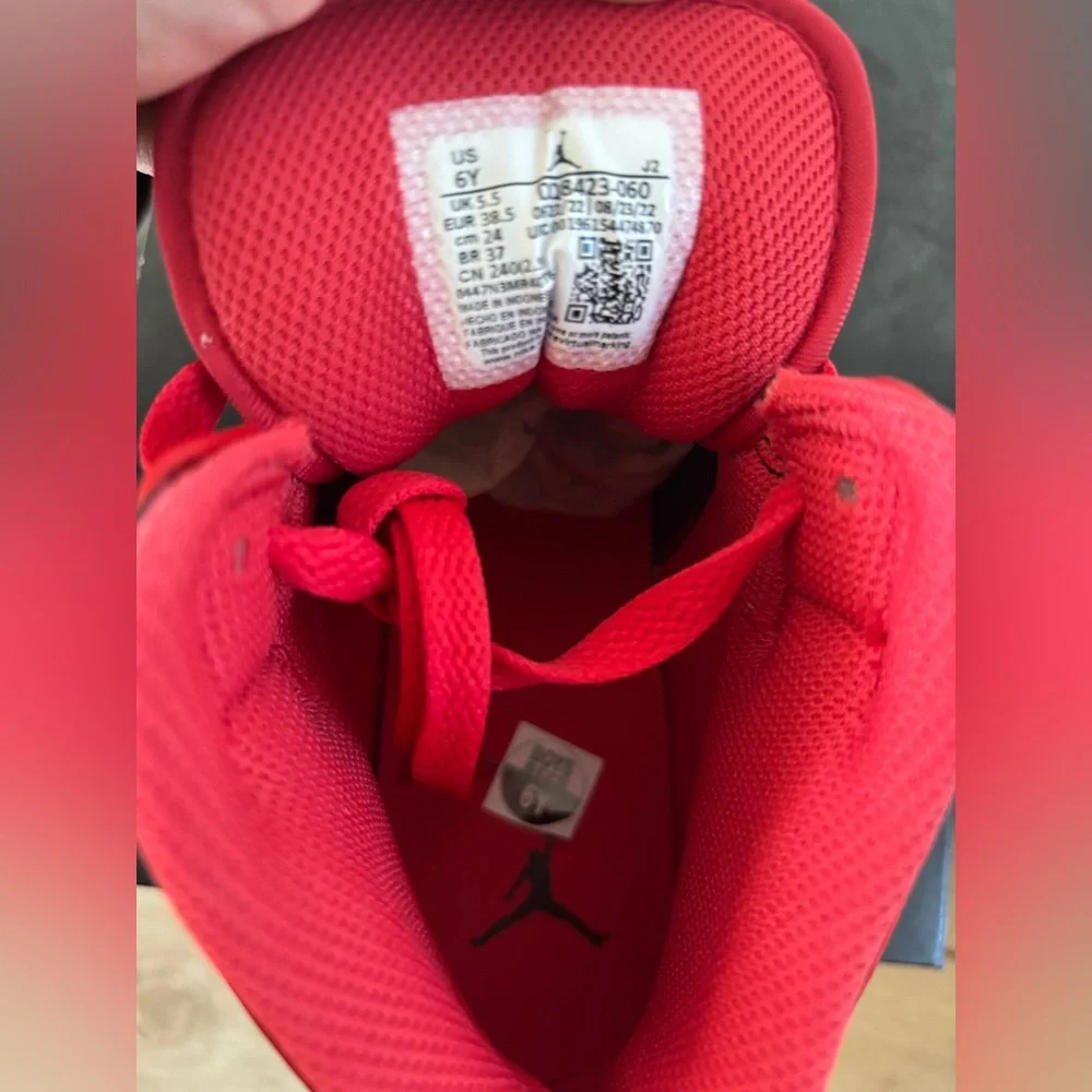 NEW Jordan 1 Mid - Black/Fire Red-White - Picture 10 of 13